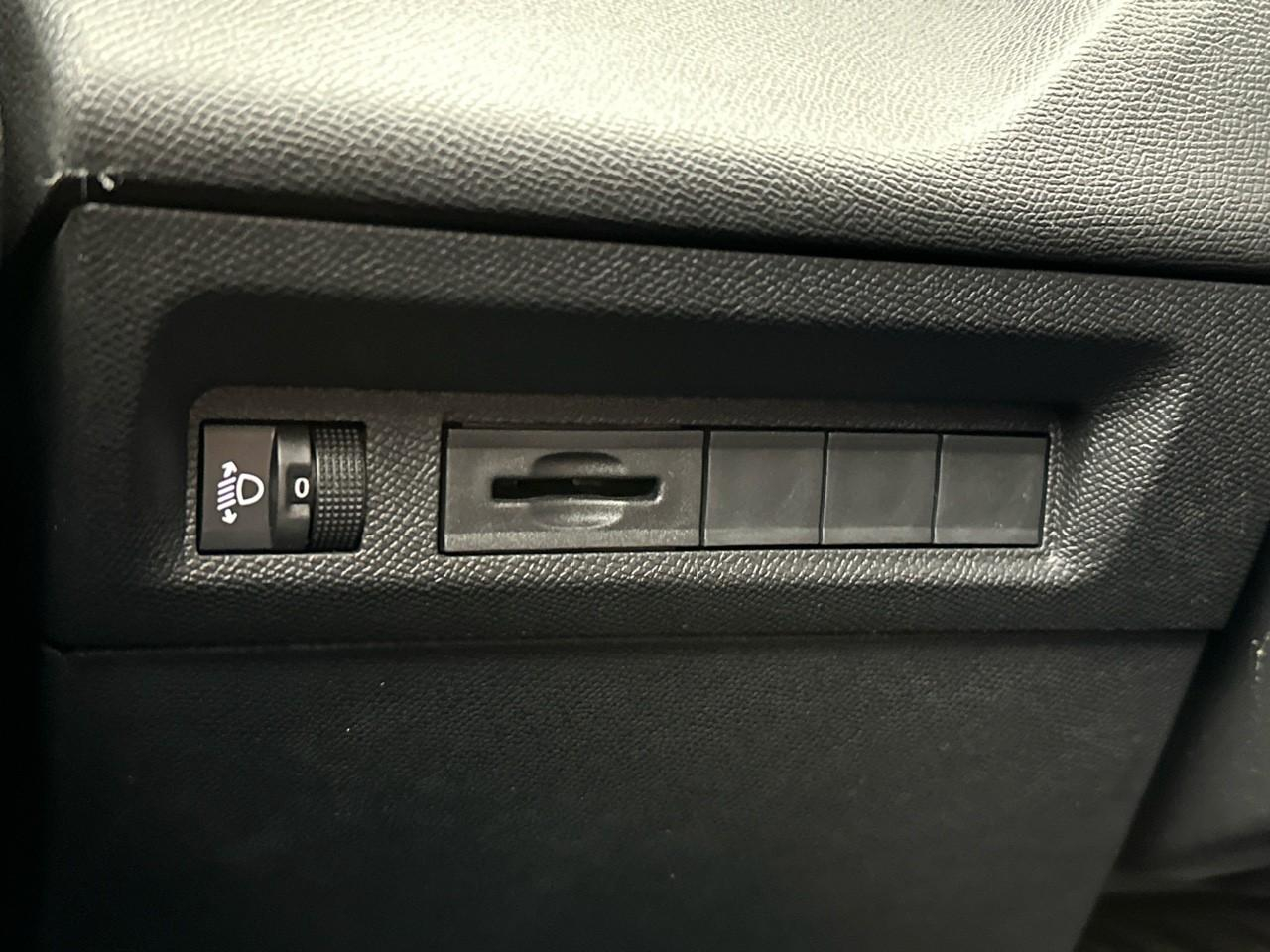 Peugeot 308 puretech 110ch s&s bvm6 active pack — photo 16