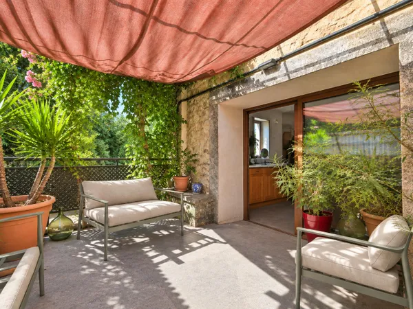 Maison de village rénovée avec terrasse