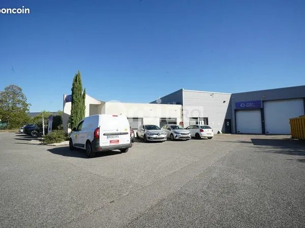 Local d'activité 1 115 m²