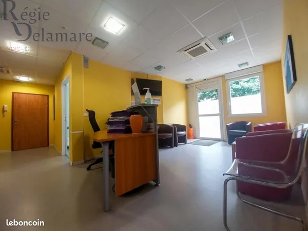 Local 85 m² La Verpillière