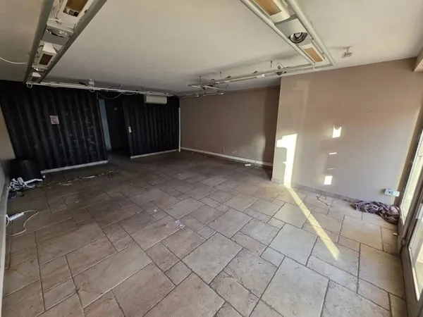 Local commercial 70 m²