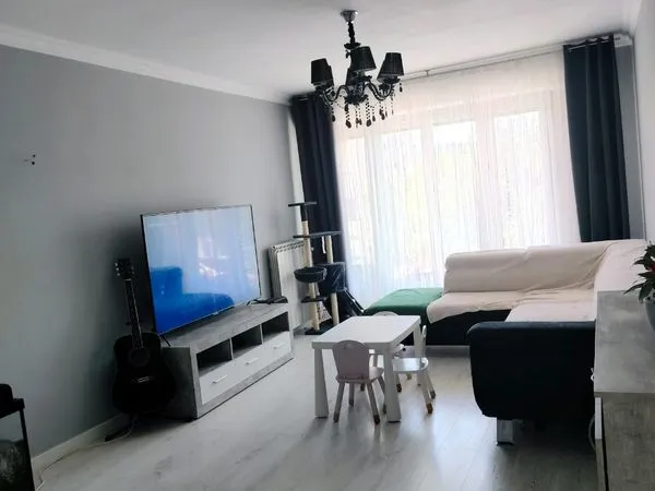 Appartement 4 pièces de 93 m² avec 2 balcons et garage pour 2 voitures - Aubagne