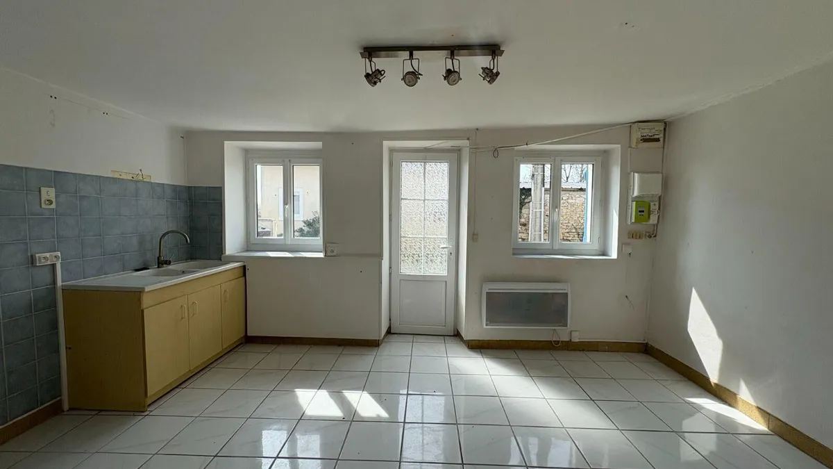 Photo 1