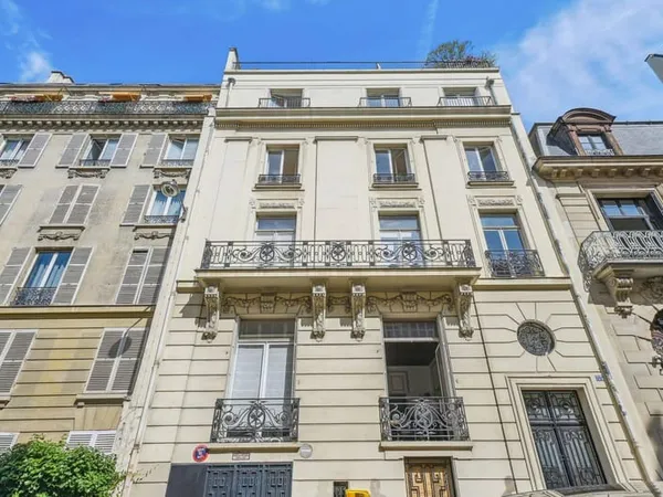Bureau 99 m²