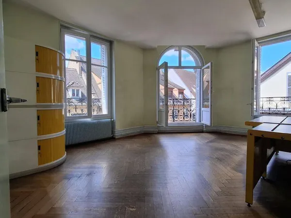 Bureaux 1 pièce 123 m²