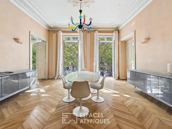Duplex de caractère avec balcon à revisiter à Saint Michel