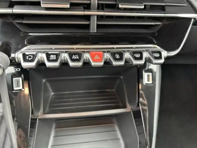 Peugeot 208 puretech 75 s&amp;s bvm5 — photo 81