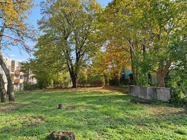 Terrain 546 m²