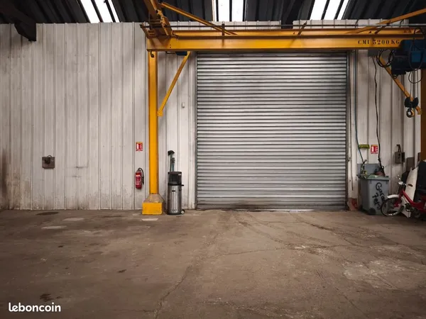 Emplacement parking dans un local sécurisé