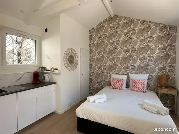 Studio Meublé "Monet" avec terrasse privée rez de jardin