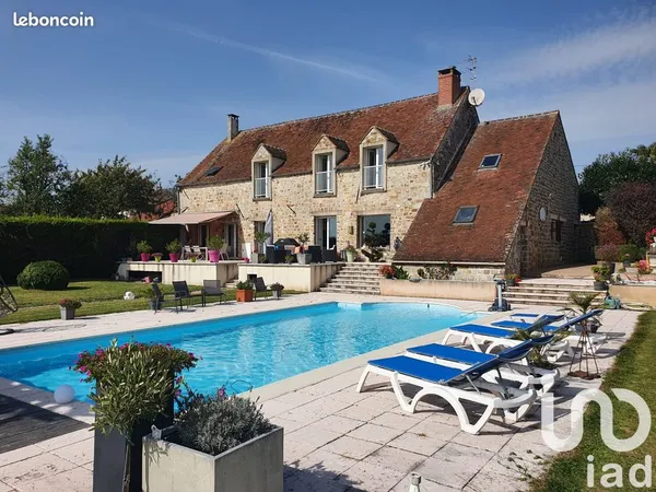 Maison 8 pièces 245 m²