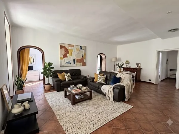 APPARTEMENT 4 PIÈCES - MENTON