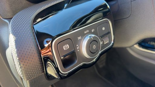 Mercedes Classe CLA Shooting  Brake 200 163 7G-DCT - AMG Line – 2019 – 63085 km – Essence – Boîte Automatique — photo 13