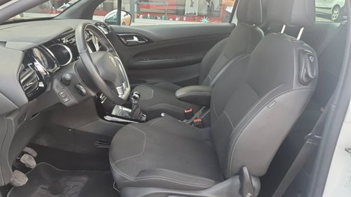 DS DS3 1.2 PureTech 110 - Connected Chic – 2018 – 122795 km – Essence – Boîte Manuelle — photo 25