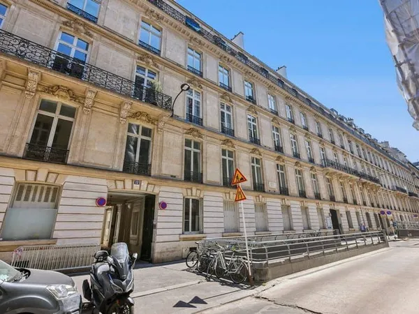 Bureaux 992 m²