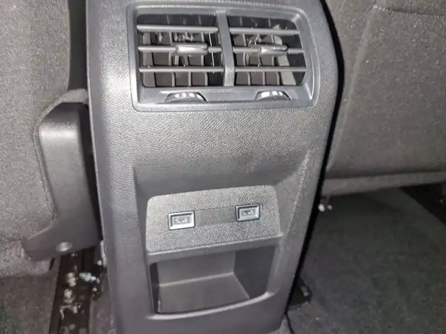 Peugeot 308 hybrid 145 e-dcs6 — photo 9