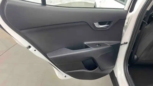 Kia Stonic 1.0 t-gdi 120 ch mhev ibvm6 — photo 29