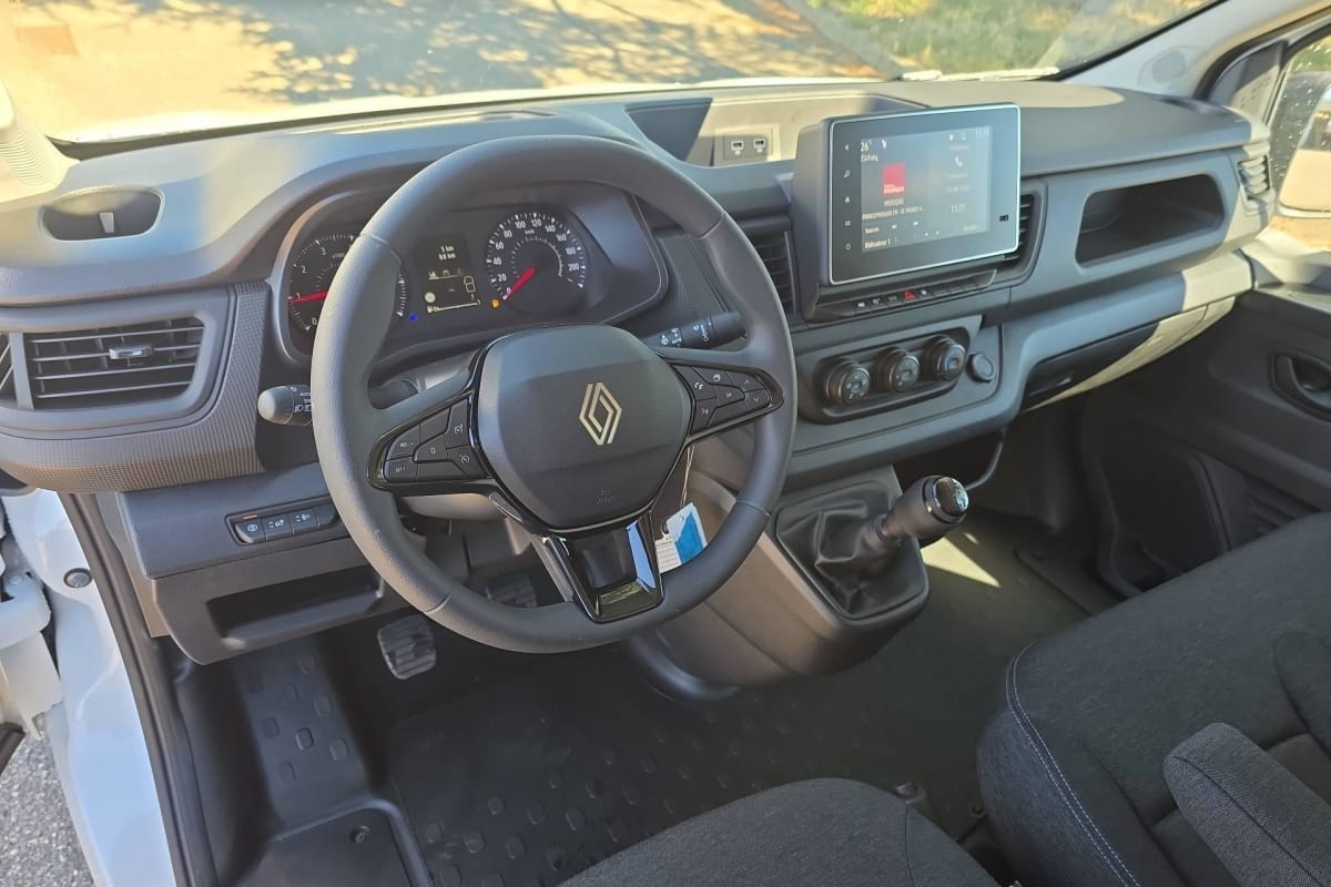 Renault TRAFIC FOURGON — photo 12