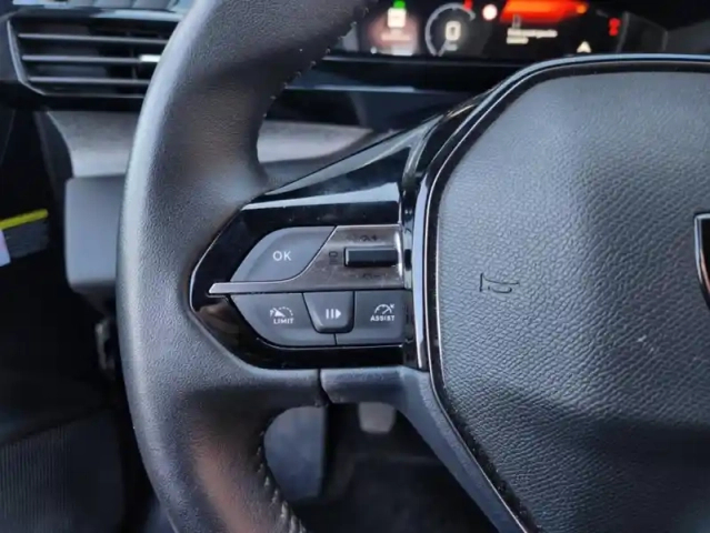 Peugeot 308 iii puretech 130 s&amp;s allure pack — photo 26
