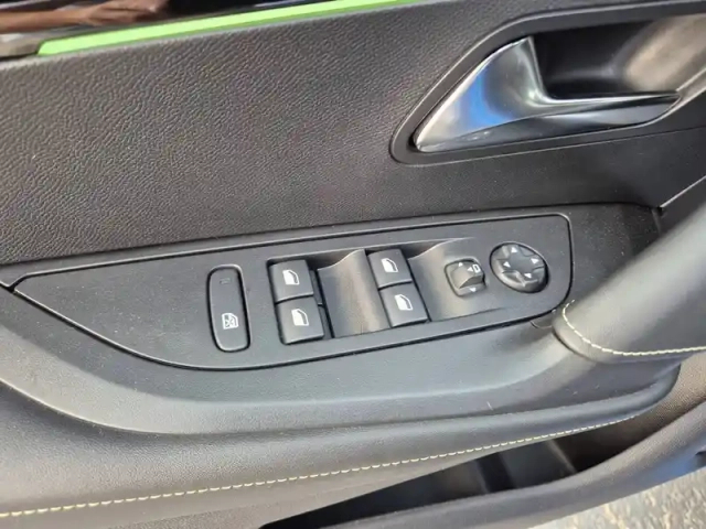 Peugeot 2008 puretech 130 s&amp;s eat8 — photo 38