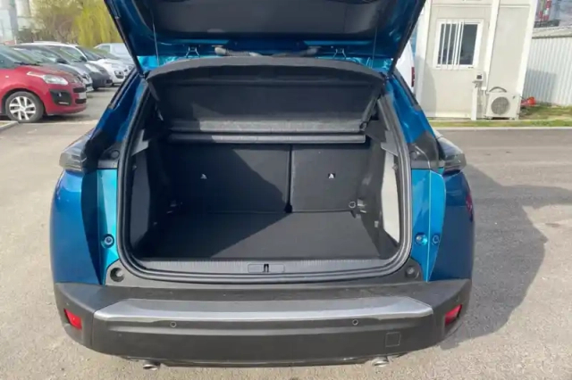 Peugeot 2008 hybrid 145 e-dcs6 — photo 31