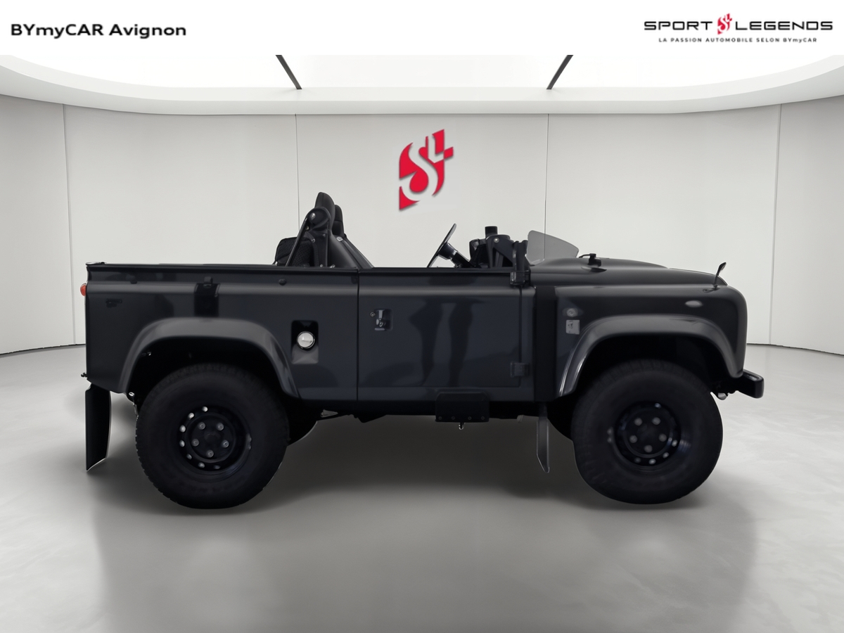 Land Rover HEDONIC - LAND [OF] RECREATION - V8 SOFT TOP CUSTOM — photo 6