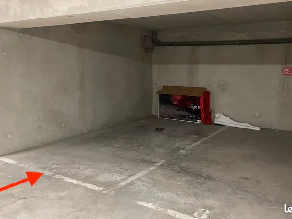 Place de parking sécurisée 12 m² - Fabron - Boxable
