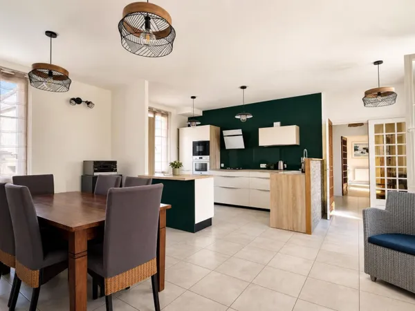 Maison 8 pièces 200 m²