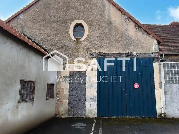 Grange à fort potentiel en plein coeur de Buzançais