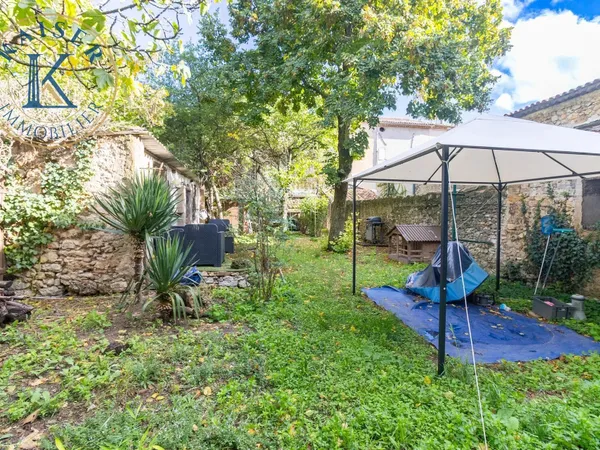 Maison de village de 280 m² avec jardin de 643 m² - potentiel 6 logements