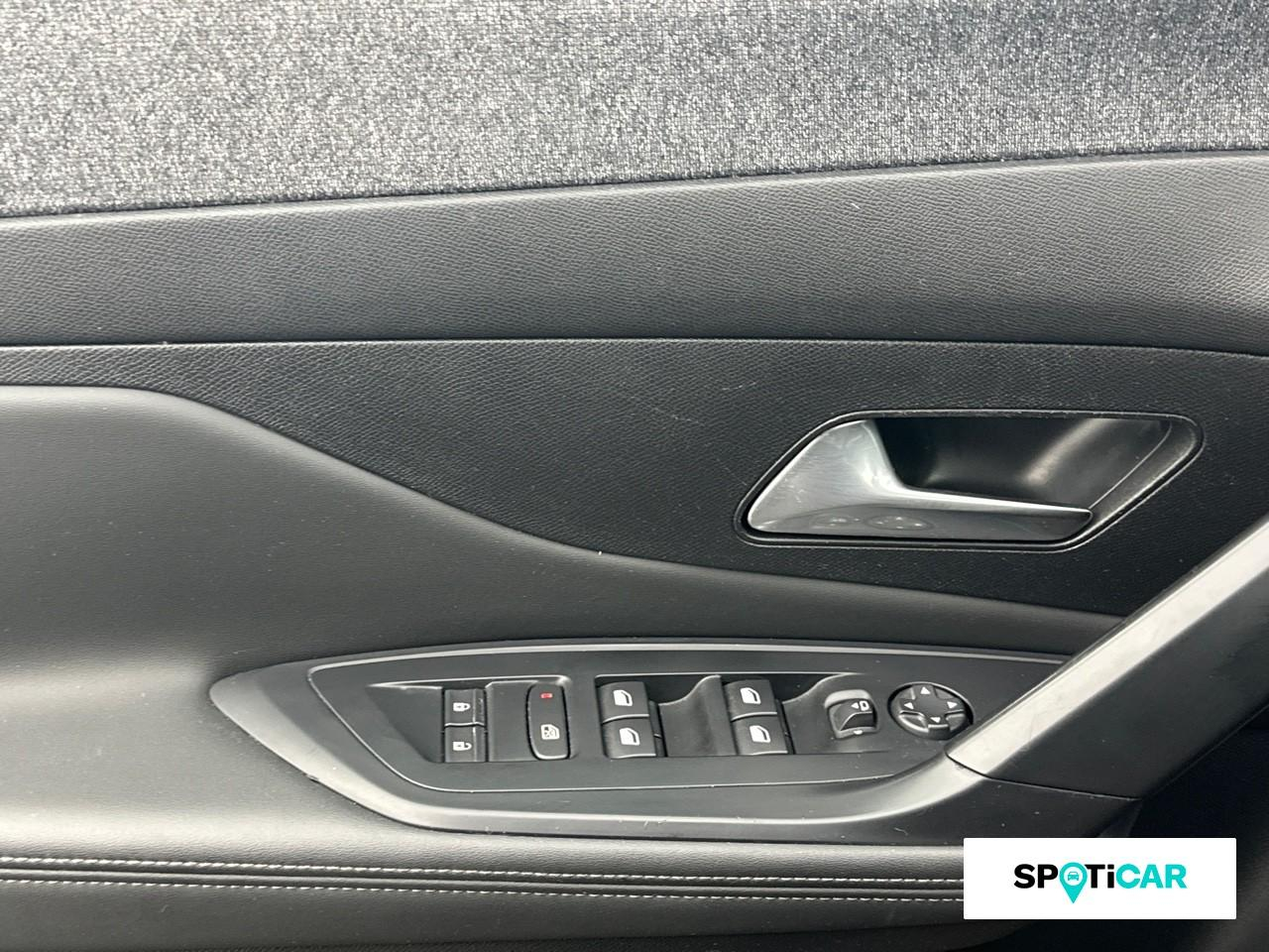 Peugeot 408 phev 225ch allure pack e-eat8 — photo 19