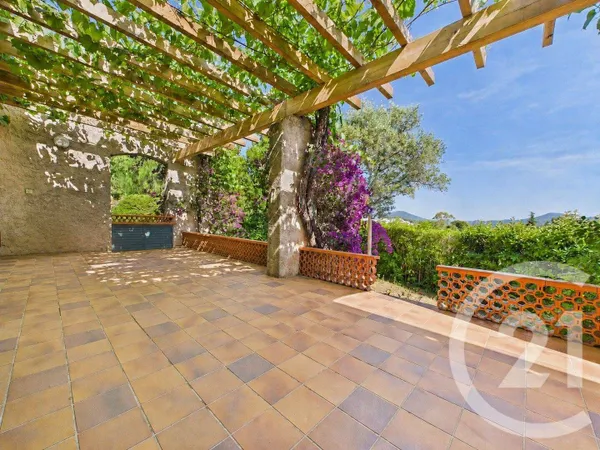 Maison de plain-pied 6 pièces 128 m²