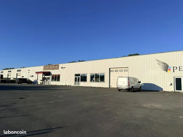 Local commercial 800 m²
