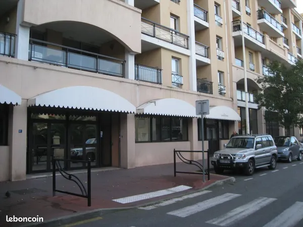 Bureaux 134 m2 CANNES la Bocca centre