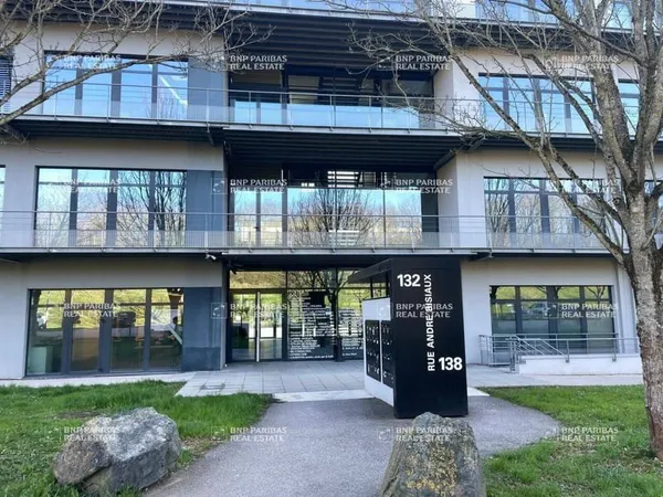 Bureaux 82 m²