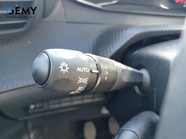 Peugeot 2008 puretech 100 s&amp;s bvm6 — photo 19