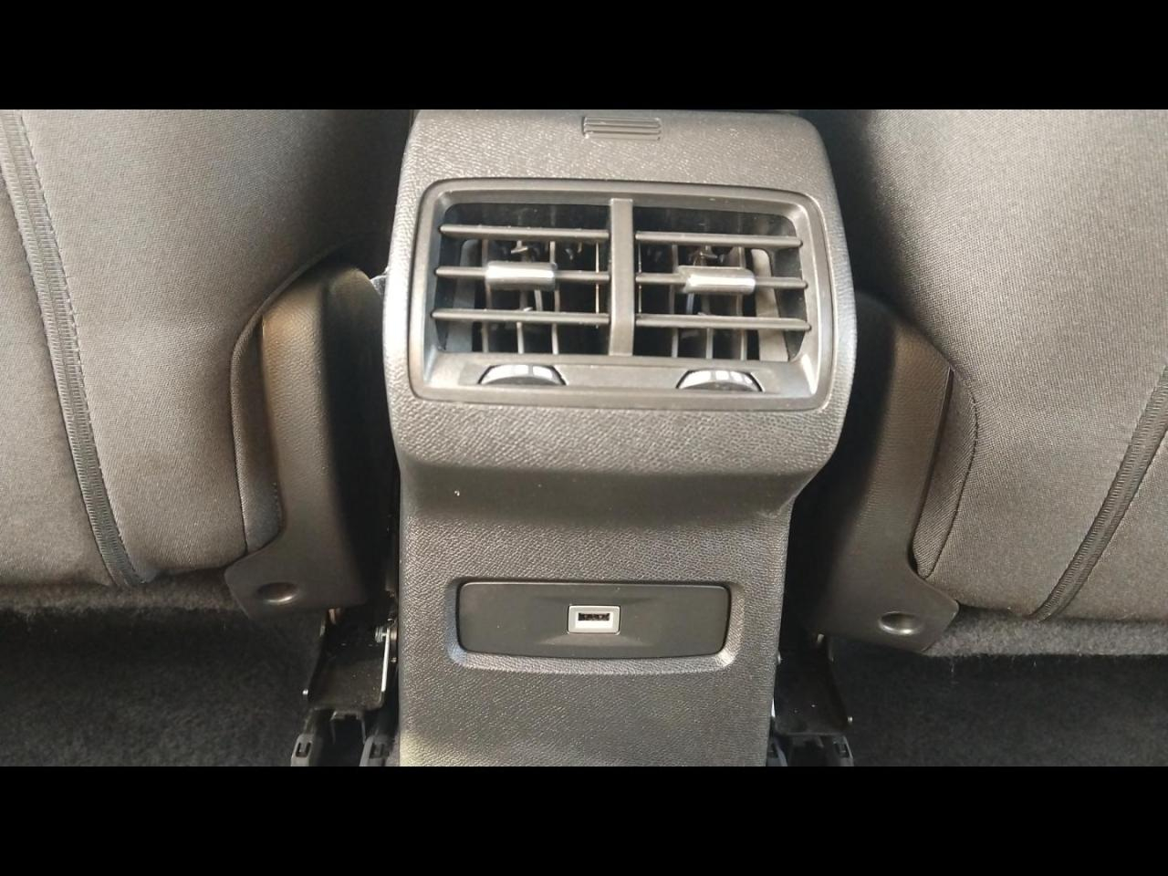 Citroën C4 X puretech 130ch s&s shine eat8 — photo 34