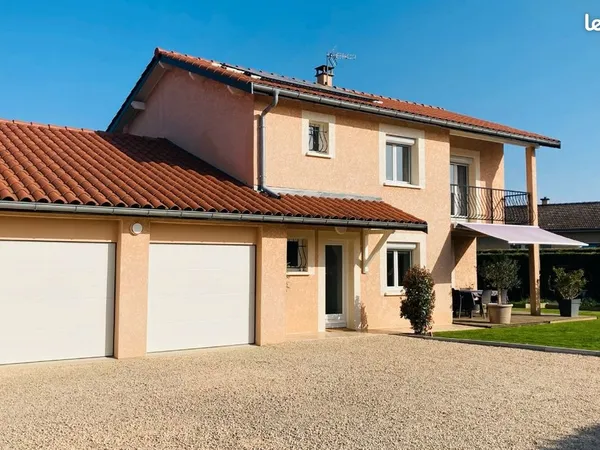 Villa 6 pièce 200m2 dont 40m2 de garage et 15m2 de cellier