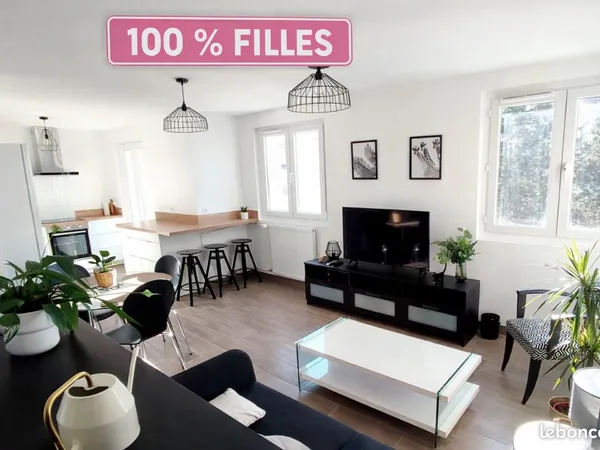 Chambre avec salle de bain privative