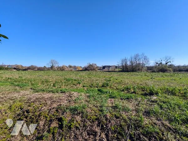 Terrain 726 m²