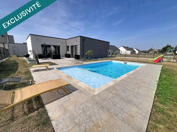 Pavillon contemporain avec piscine