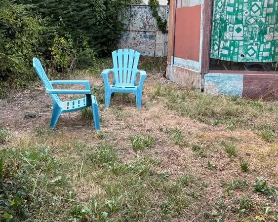 Jardin avec mobilehome et compteur installé