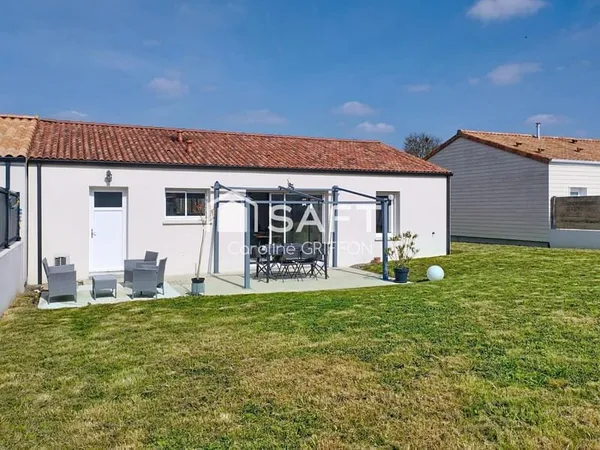 Plain-pied récent lumineux, 2 chambres et garage