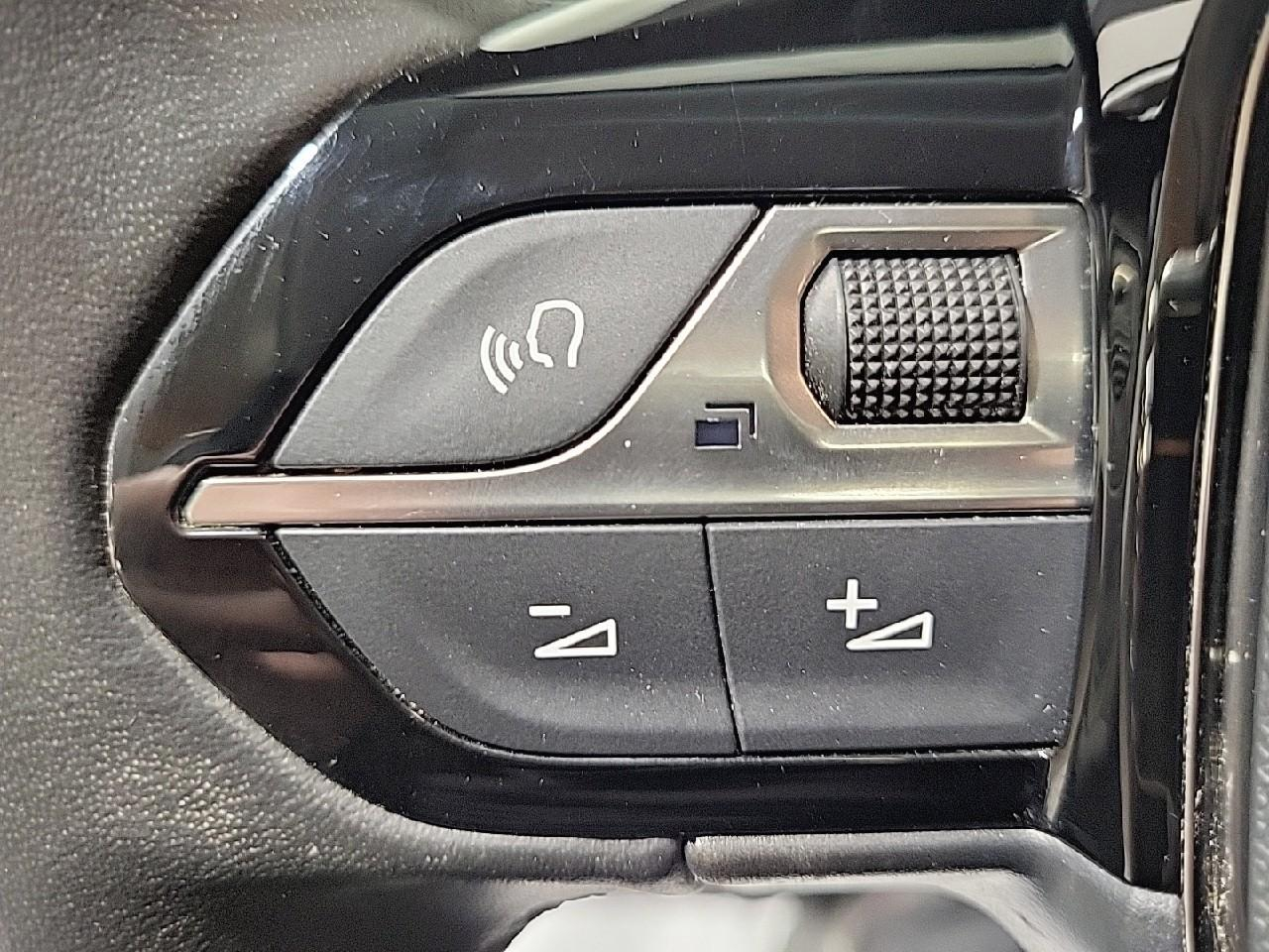 Peugeot 2008 puretech 100 s&s bvm6 style — photo 18