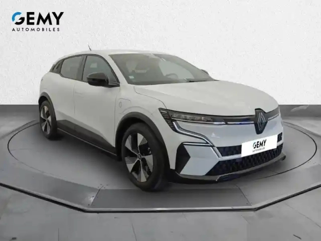 Renault Megane e-tech ev40 130ch standard charge — photo 18