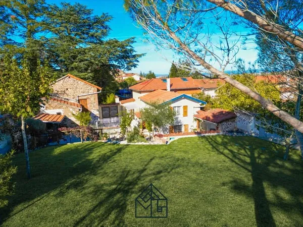 Maison 5 pièces 151 m²