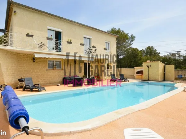 Propriété 6 pièces 215 m²
