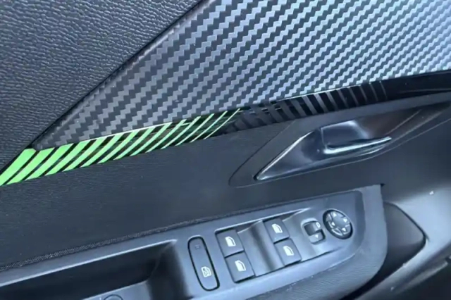 Peugeot 208 hybrid 100 e-dcs6 — photo 30