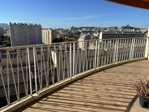 Vends t4 - 112 m² - Marseille 5Eme Arrondissement 13005