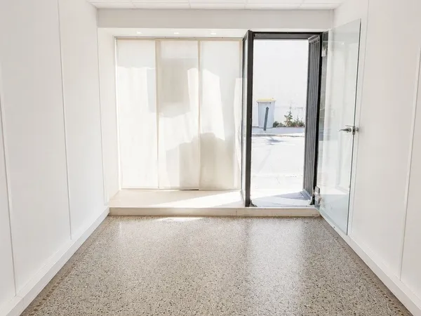 Local 1 pièce 15 m²